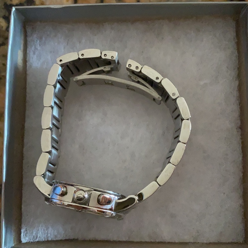 💯 Authentic • BULOVA Diamond Bezel Watch - Picture 11 of 13